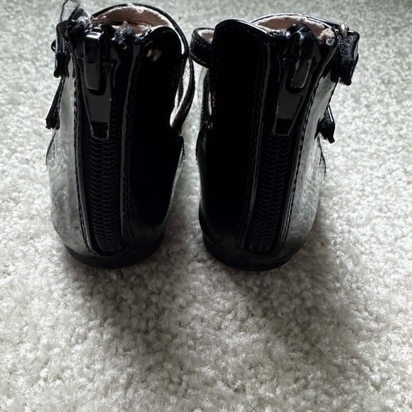 Black Patent Leather Mary Jane Shoes - Picture 3 of 8